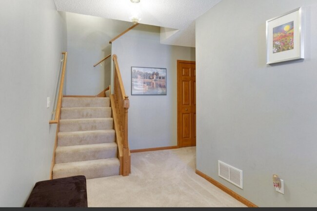 Foto del edificio - 6744 Meadow Grass Ln S