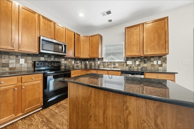 Building Photo - 2881 Island Point Dr NW