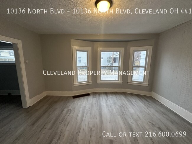 Foto del edificio - Newly Renovated Cleveland Duplex