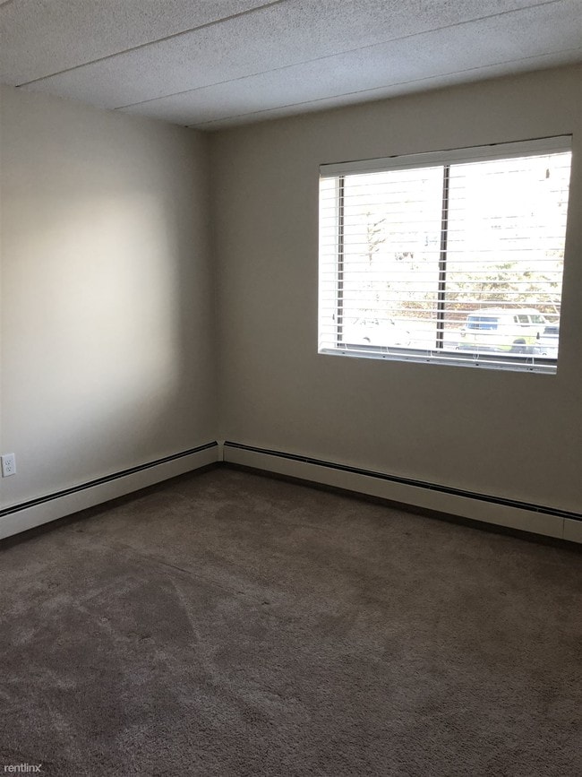 Building Photo - 2 br, 1 bath Apartment - 1011 Main St