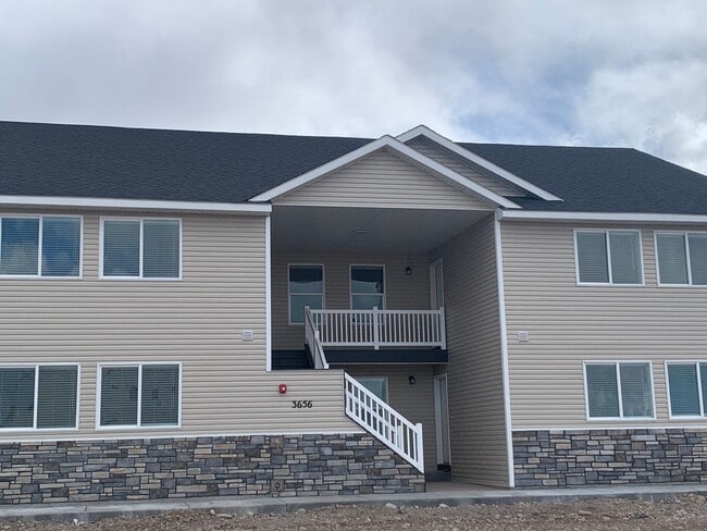 Building Photo - 3 Bed 2 Bath Apartment for Rent in Idaho F...