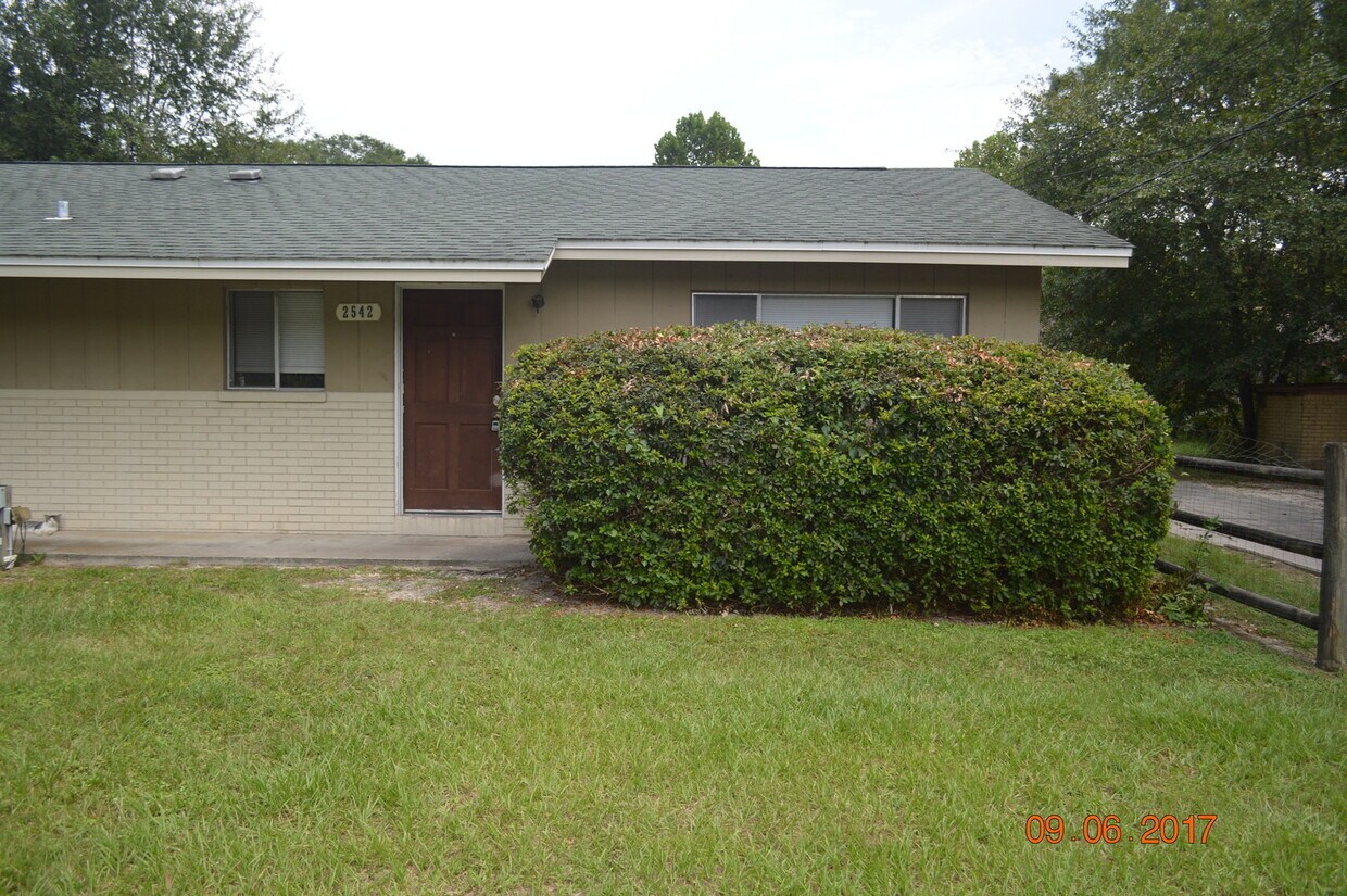 Primary Photo - 2542 Lisenby Ave