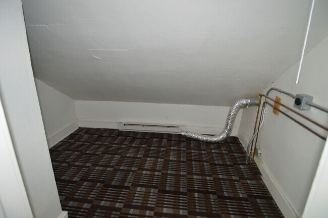 Foto del edificio - Darin Johnson Triplex