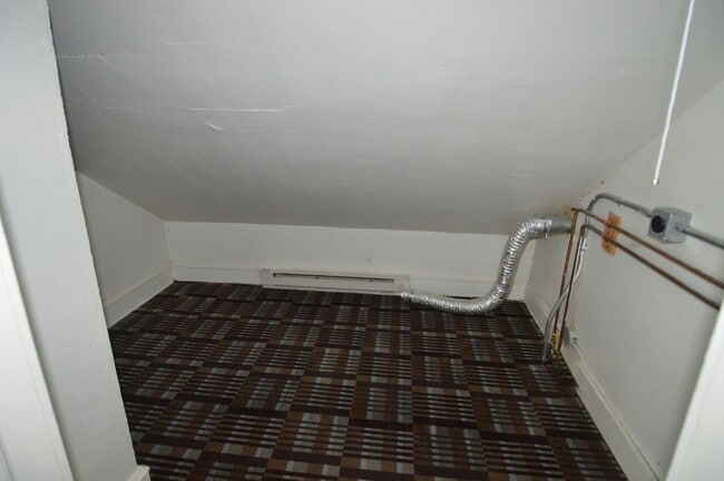 Building Photo - Darin Johnson Triplex