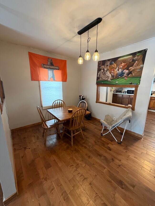 Comedor - 917 11th Ave N