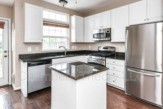 Building Photo - 20947 Colecroft Square