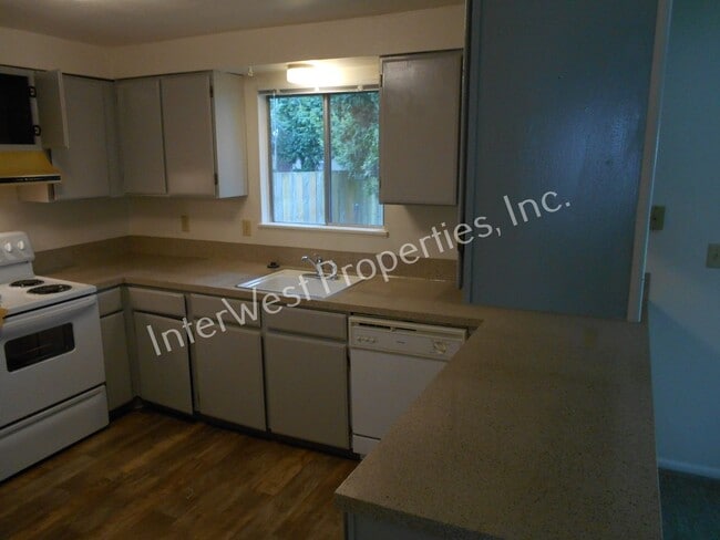 Foto del edificio - 6627-6627 SW 201st Ct