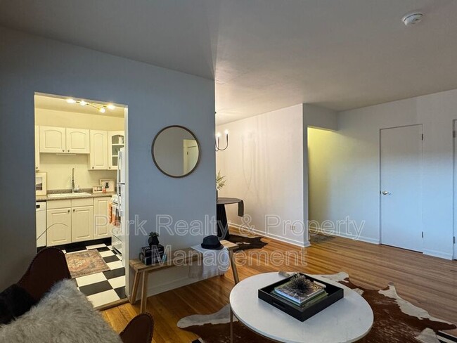 Photo - 1101 Bellaire St Apartment