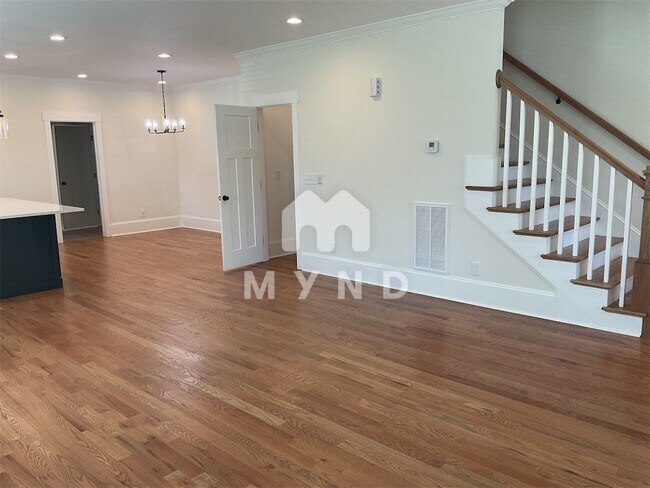 Building Photo - 1706 S Mint St Unit B
