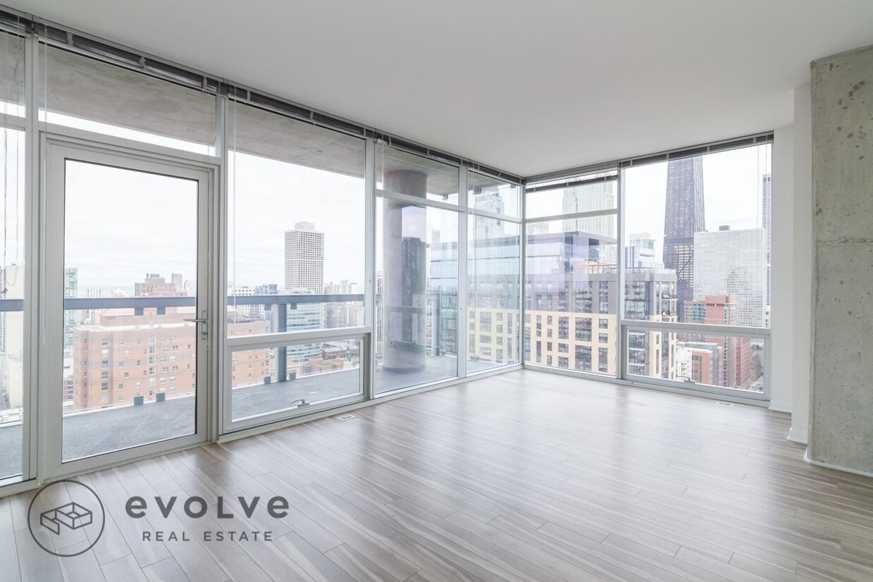 Foto principal - 805 N LaSalle Dr