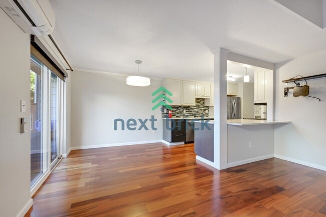 Building Photo - Charming 2-Bedroom Unit in Convenient Burien Location