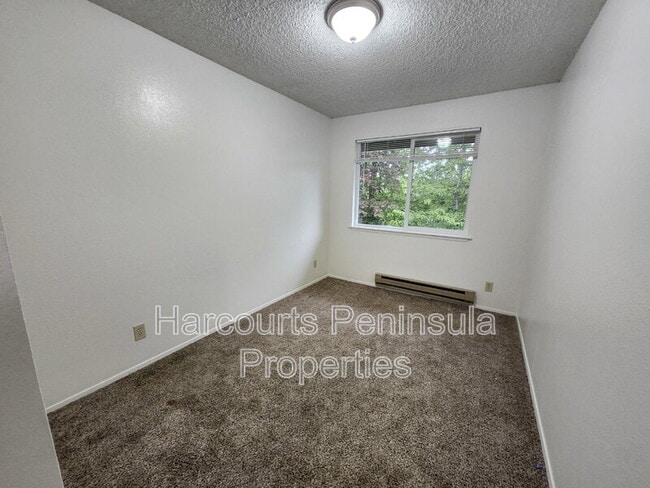Building Photo - 45 NE Torval Canyon Rd