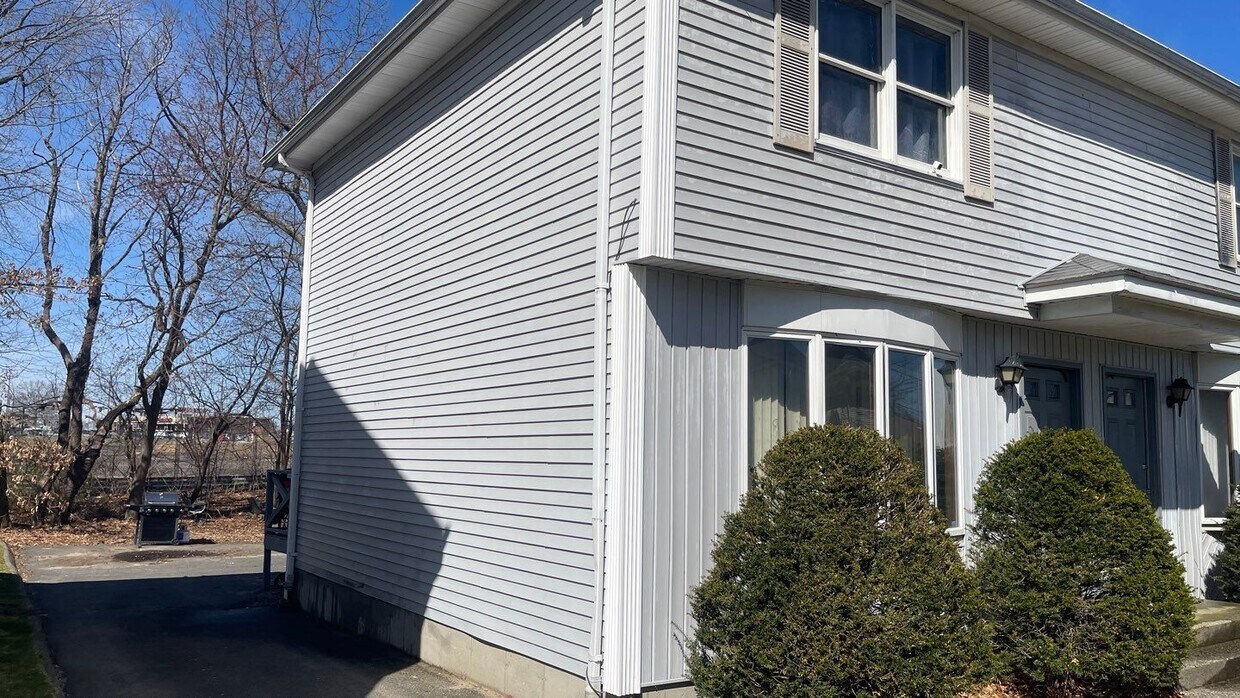 Primary Photo - 44-46 Biddle St