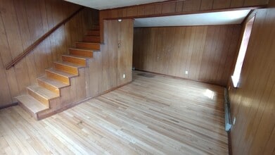 Building Photo - 126 4th St SW