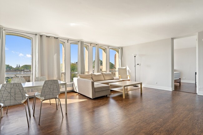 Foto del edificio - 1450 E 55th Pl
