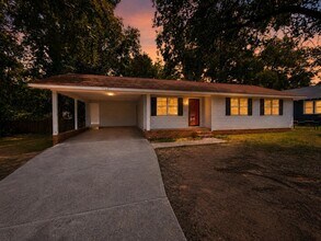 Building Photo - 1789 W McIntosh Rd