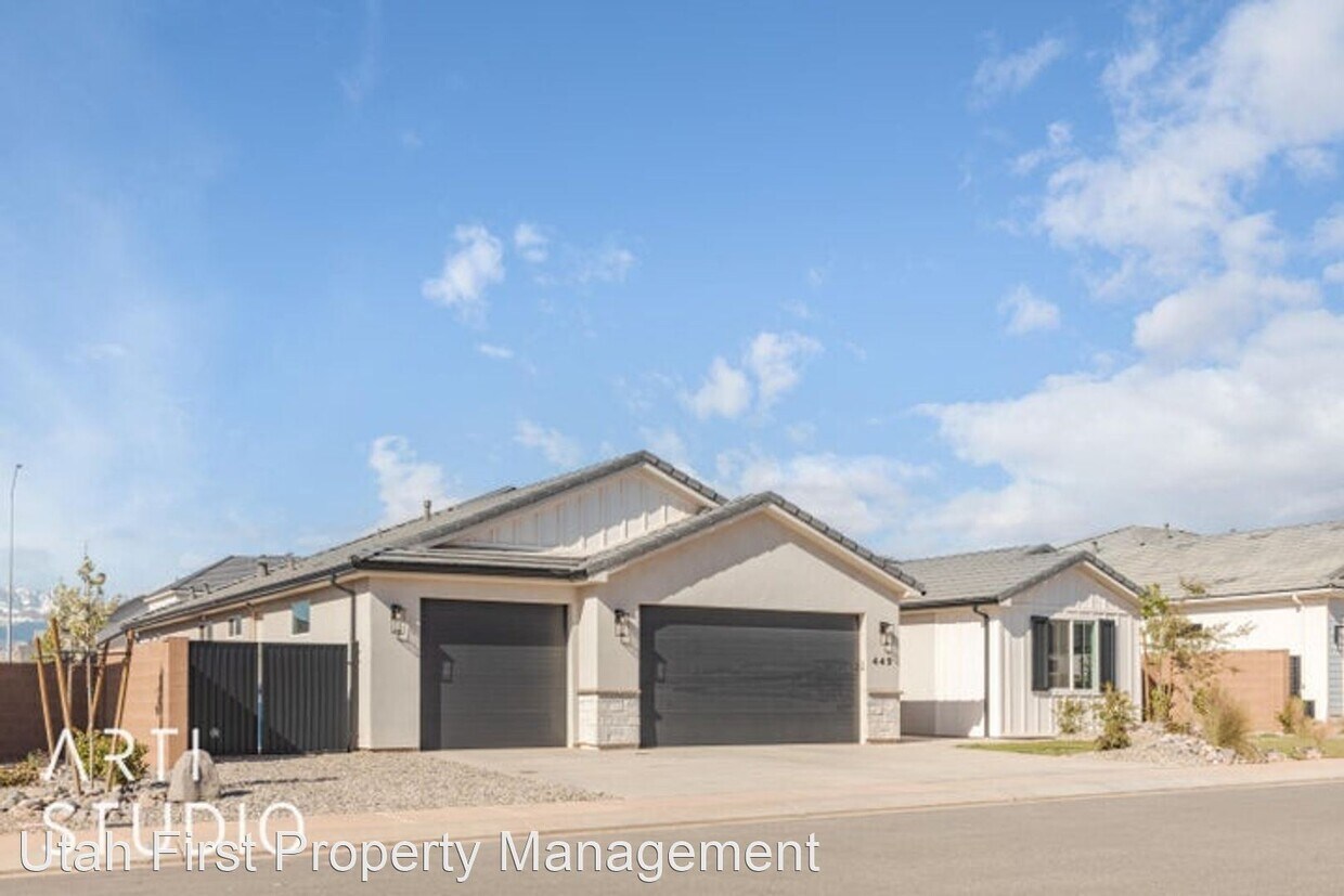 Foto principal - 4 br, 3 bath House - 449 E 4235 S