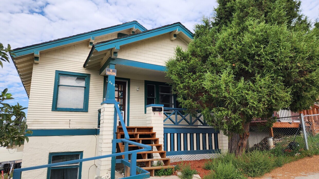 665 Travonia St Unit 665, Butte, MT 59701 Room for Rent in Butte, MT