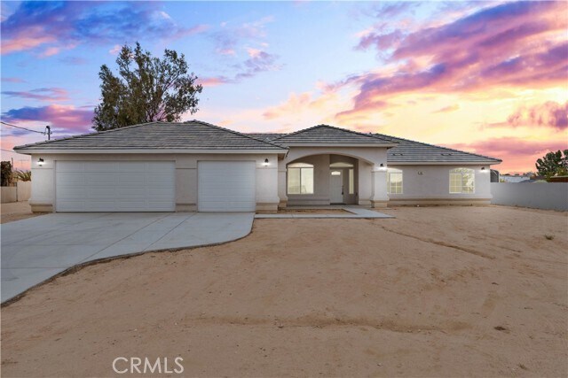 Foto principal - 8104 Corona Ave