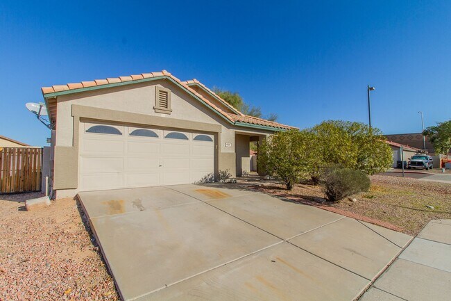 Foto del edificio - 8566 E Desert Ln