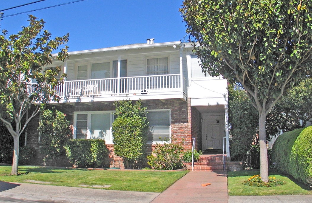 Primary Photo - Beresford Apartments