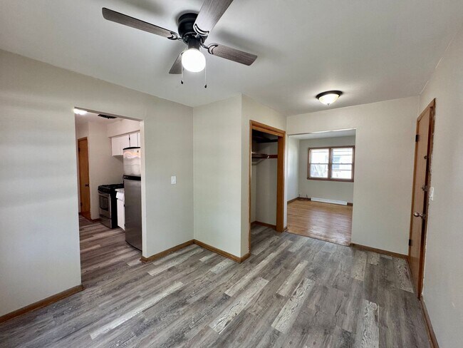 Foto del edificio - 5905 N 66th St