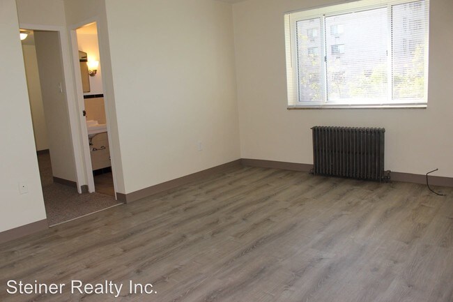 Building Photo - 1025 Findley Dr