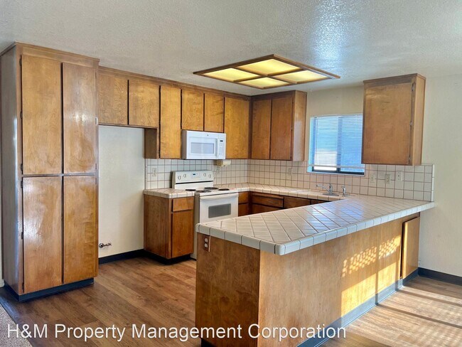 Building Photo - 4 br, 2 bath House - 830 BONNIE VIEW DR