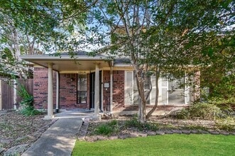 Building Photo - 1814 Cordova Dr