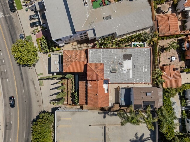 Building Photo - 838 Hilgard Ave