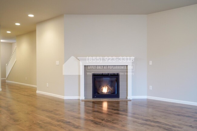 Building Photo - 451 SW 111th St
