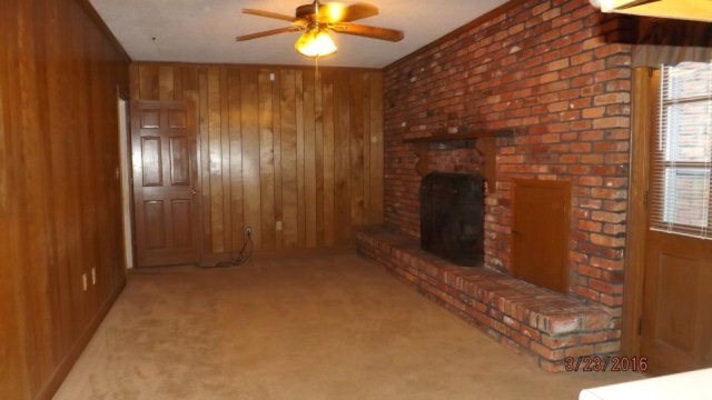 Building Photo - 107 NE Rosewood Dr