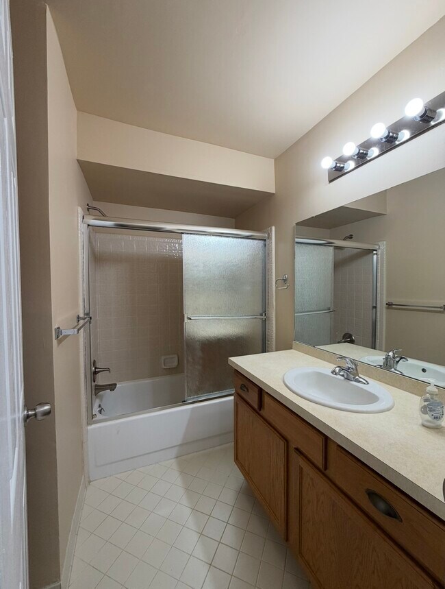 Foto del edificio - 35401 Hickory Woods Dr