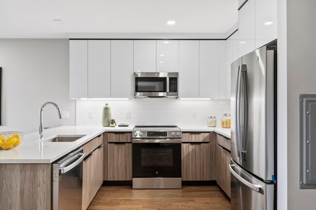 Foto del edificio - 60-64 68th St