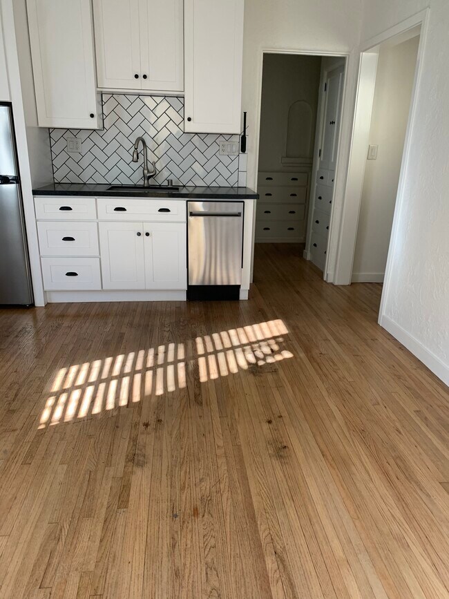 Photo - 74 Granada Ave Apartments