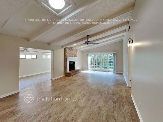Foto del edificio - 1463 Oak Pl
