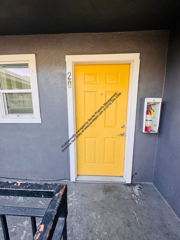 Foto principal - 8656 MacArthur Blvd