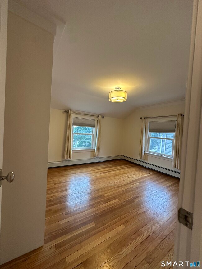 Foto del edificio - 424 Rockwell Ave