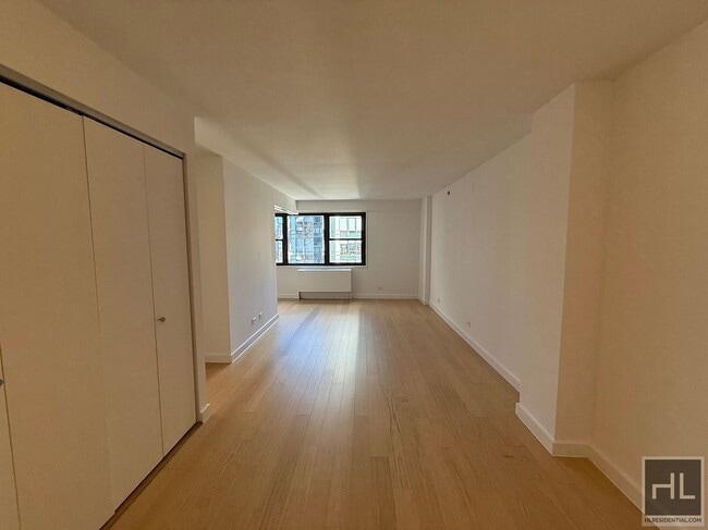 Building Photo - East 39th Street