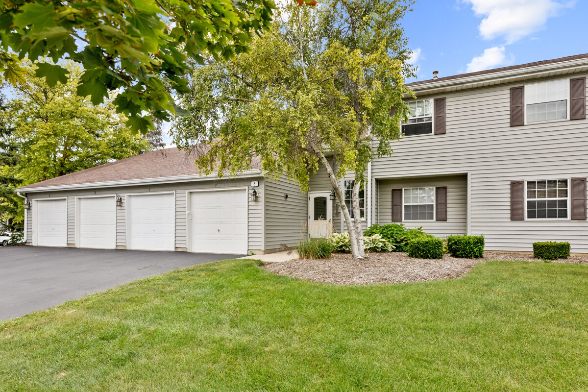 Primary Photo - 8 Gant Cir