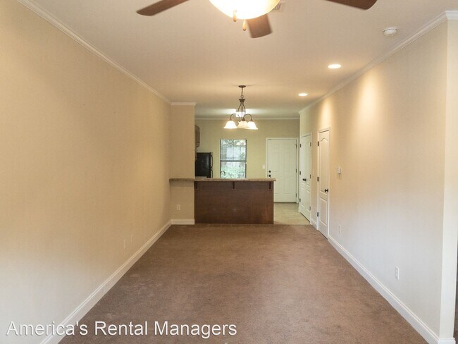 Building Photo - 2 br, 2.5 bath House - 1919 6th Avenue