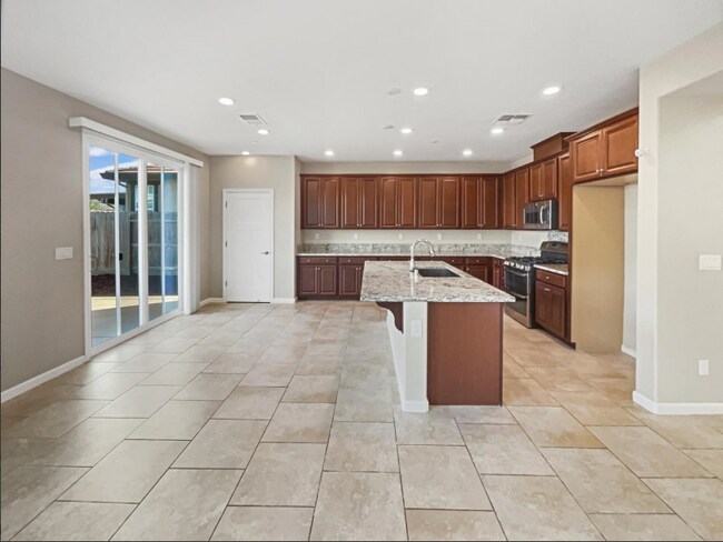 Foto del edificio - 5021 Birch Valley Way