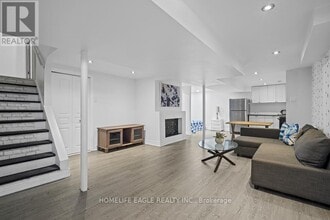 Building Photo - 98 Lowther Ave