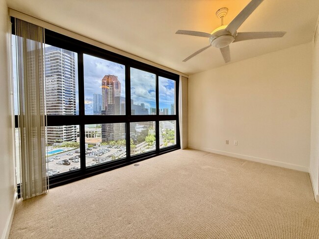 Building Photo - Beautifully Maintained 2-Bedroom, 2-Bath Residence in the Heart of Kaka?ako