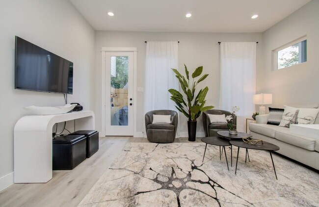 Building Photo - 2105 Sam Wilson St