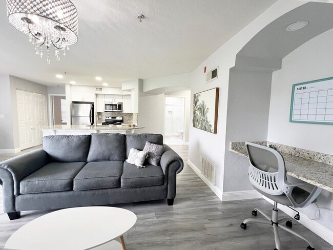 Building Photo - 7250 Westpointe Blvd