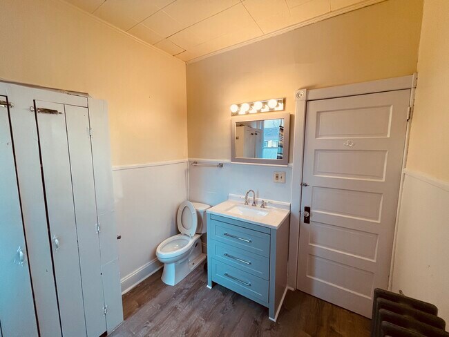 Bathroom - 418 Washington St