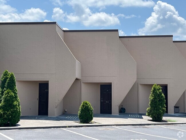 Building Photo - 412 Olympia Dr