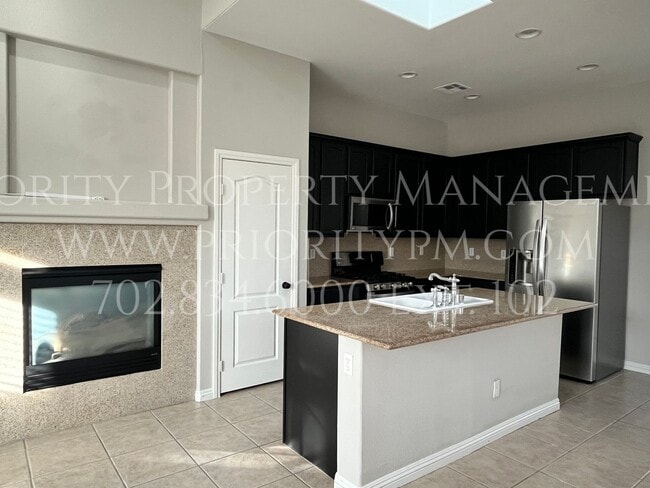 Building Photo - 9052 W Wolf Dancer Ave