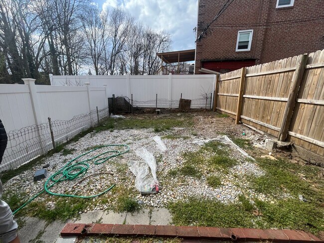 Building Photo - 3bd 1 bath house for 9279 Angus Pl